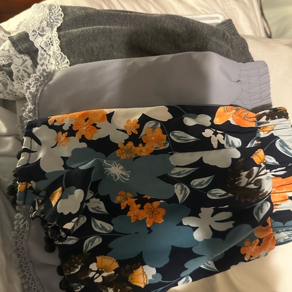 Shein PJ/Comfy shorts bundle - size XS - Picture 2 of 11